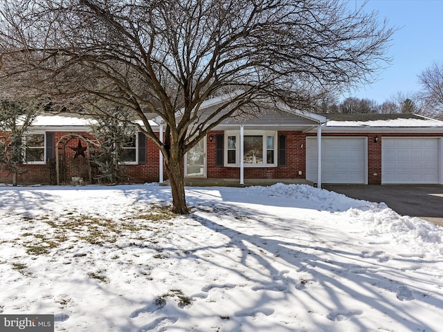 view of front facade with a garage