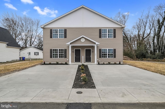 view of front of property