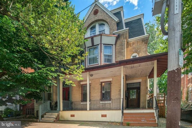 view of front of house featuring a porch