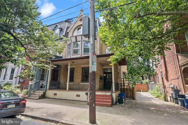 view of front of property with covered porch