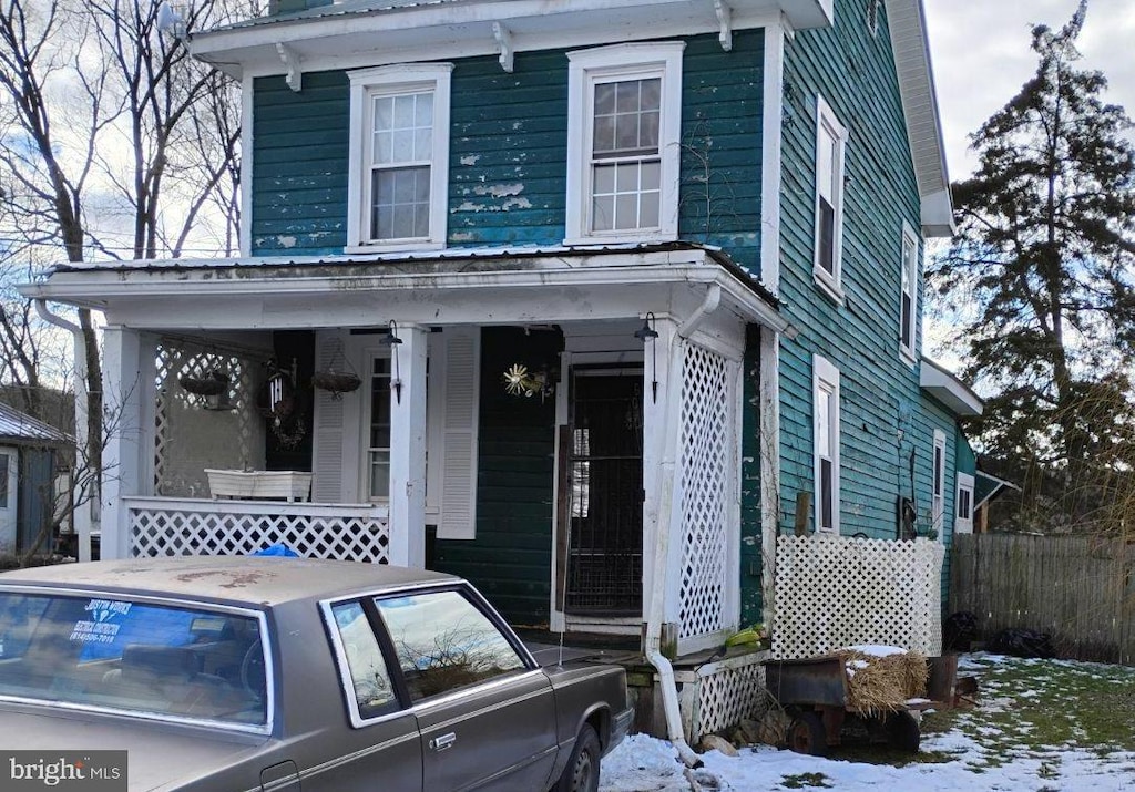 view of front facade featuring covered porch