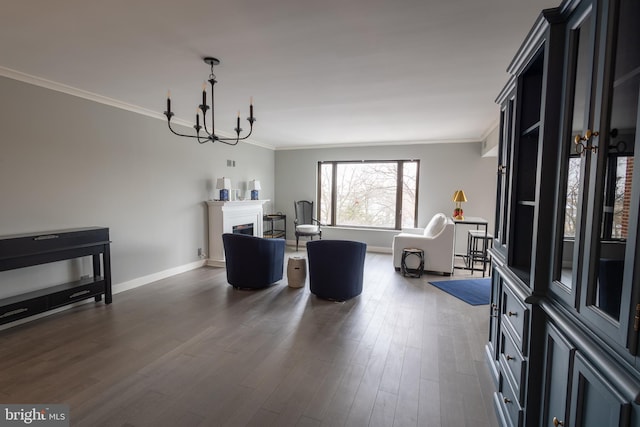 interior space with crown molding, dark wood-type flooring, and an inviting chandelier