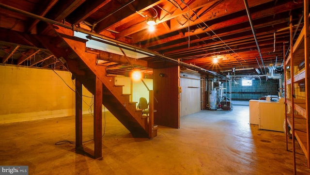 basement with washer / dryer and gas water heater