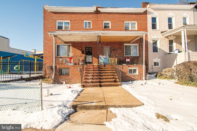 view of front facade with covered porch