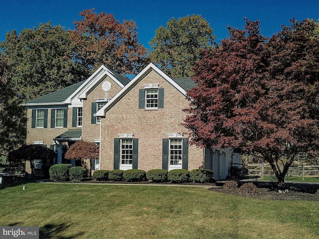 view of front of property with a front yard