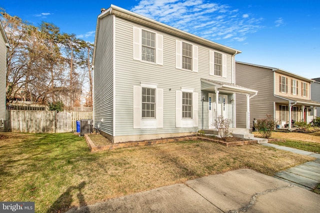 view of front of property featuring a front yard