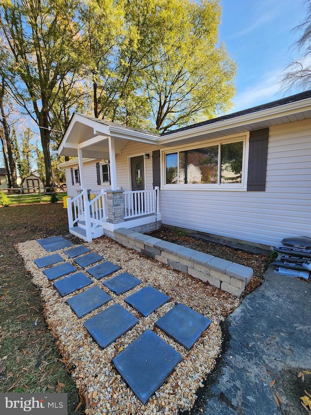 view of front of house with a porch