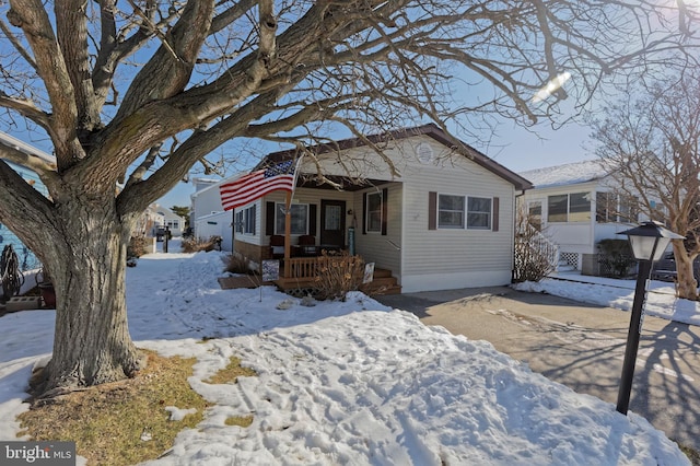 view of front of house with a porch