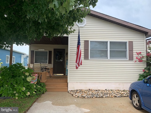 view of front of property with a porch