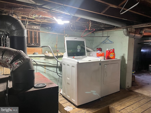 laundry room featuring independent washer and dryer