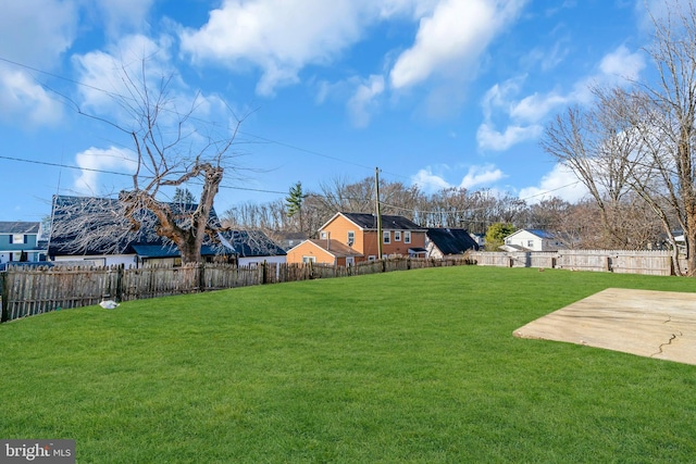 view of yard featuring a patio