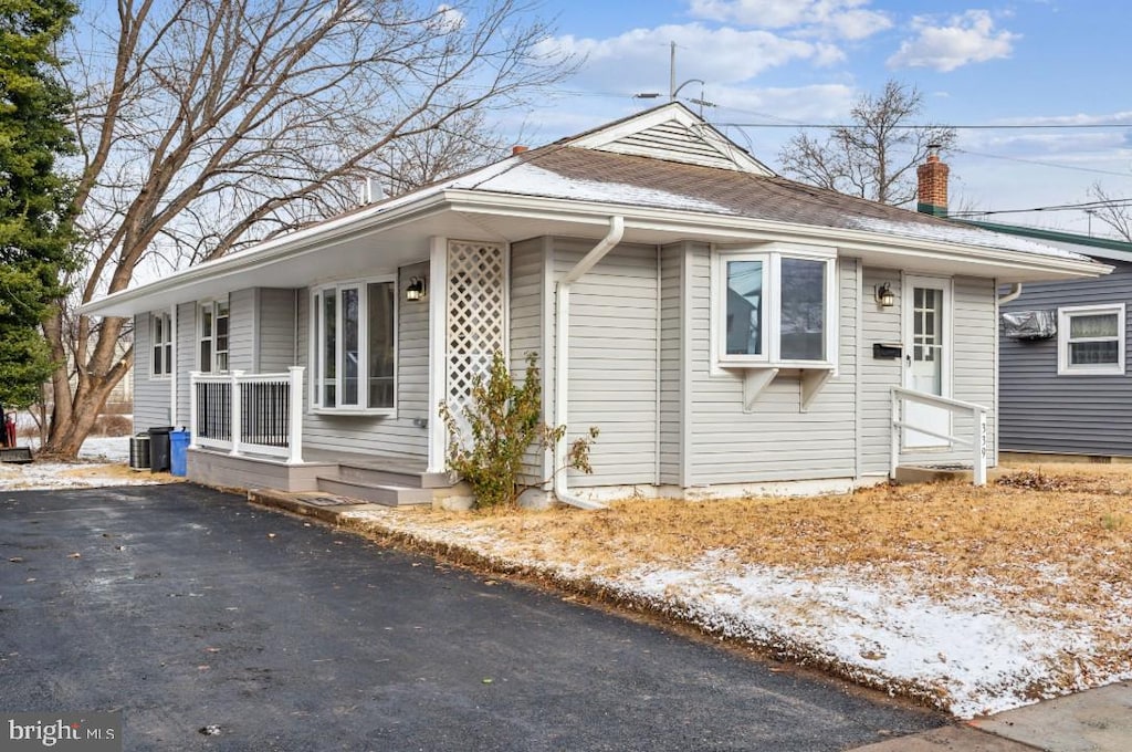 view of front of house