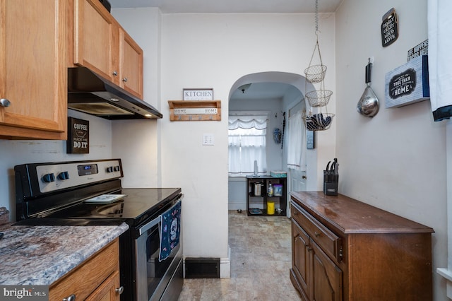 kitchen featuring electric stove