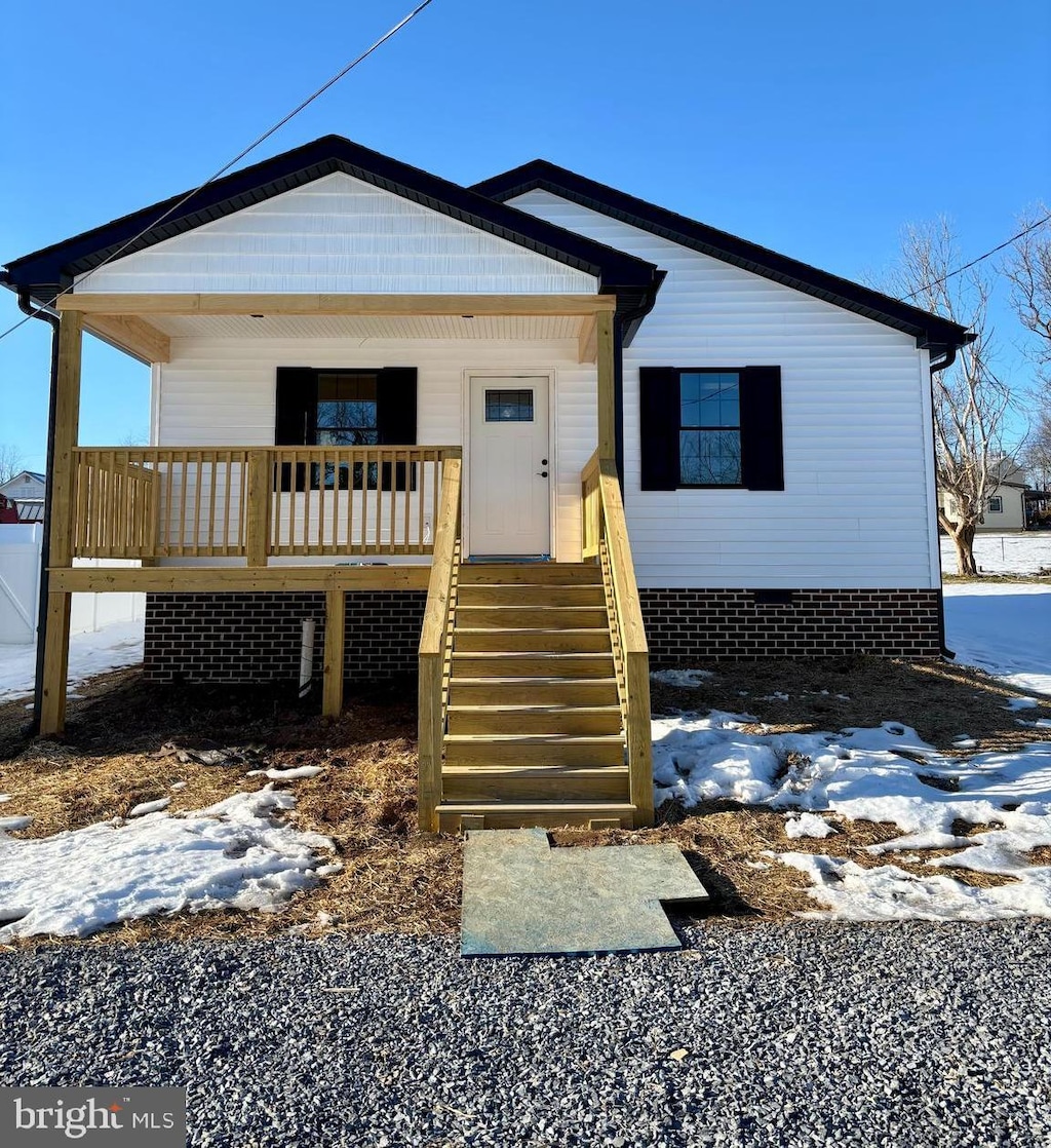 bungalow-style home with covered porch