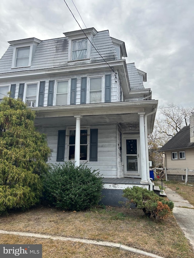 view of front facade with covered porch