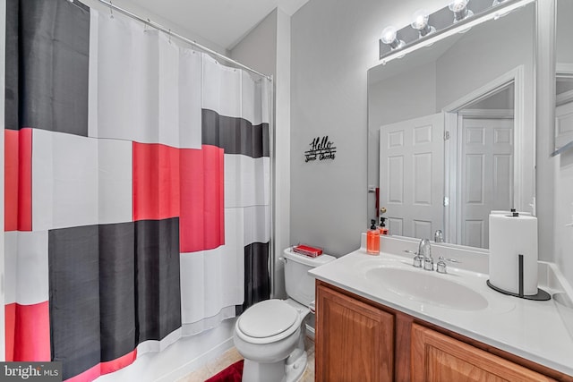 full bathroom featuring shower / bath combo with shower curtain, vanity, and toilet