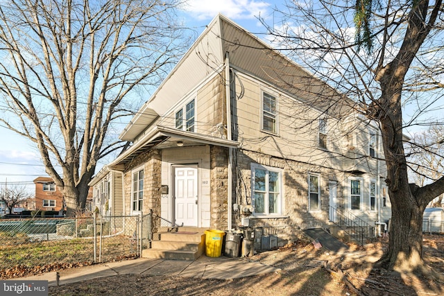 view of front facade