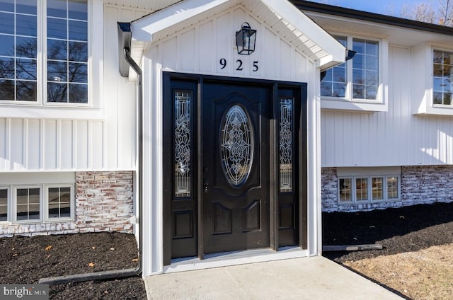 view of property entrance