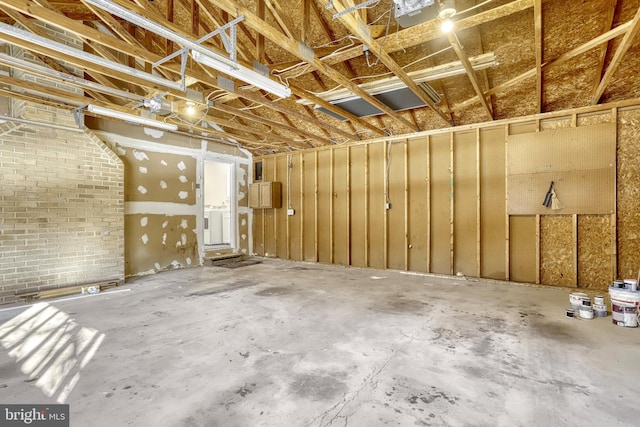 garage with washer / clothes dryer