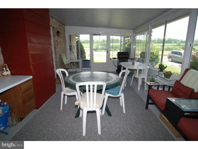 view of sunroom / solarium