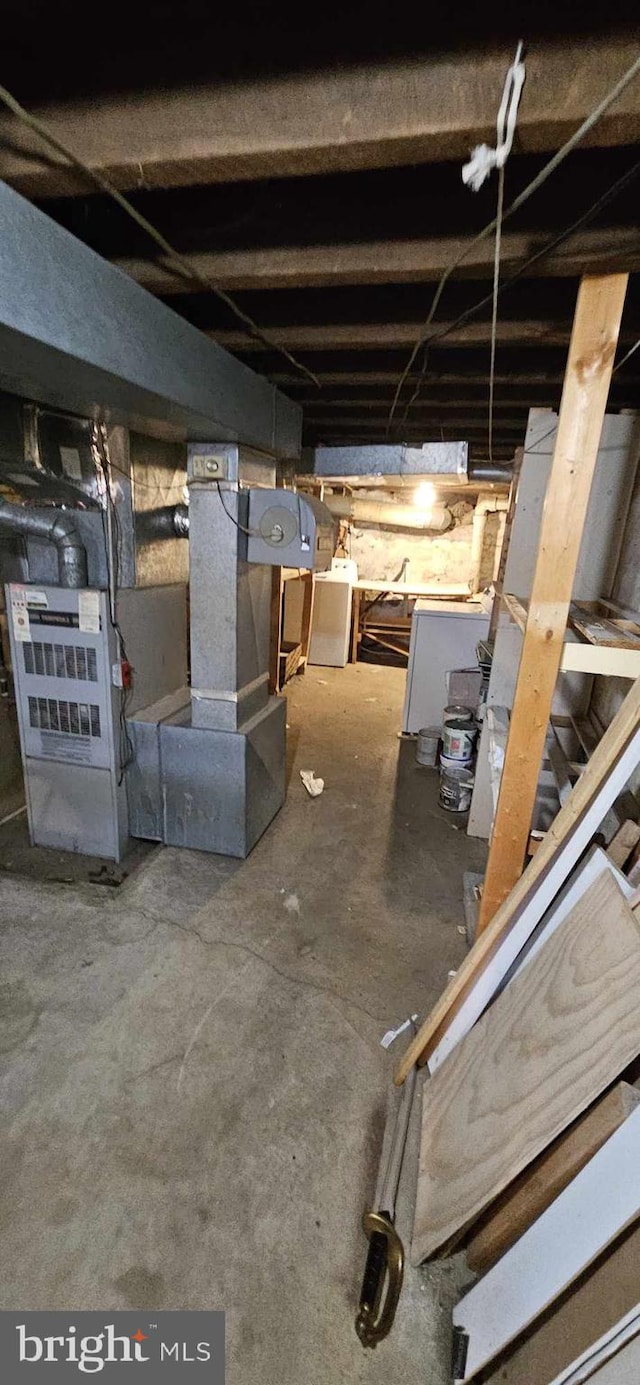 basement with washer / dryer