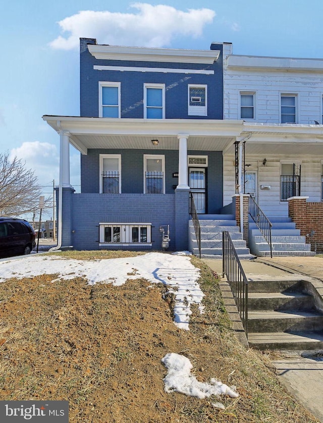 view of front of property with covered porch