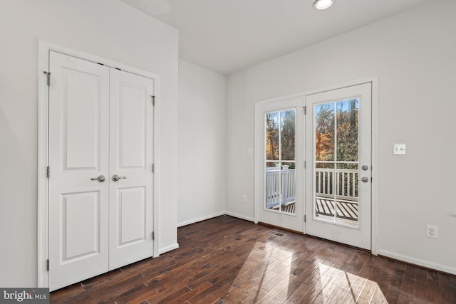 entryway featuring dark hardwood / wood-style floors