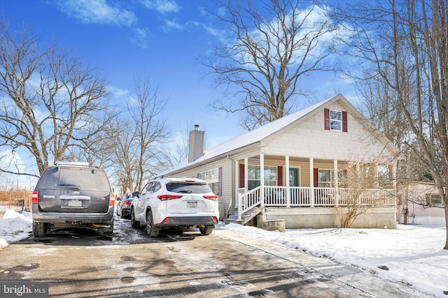 view of front of house with covered porch