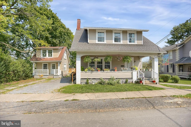 view of front facade with covered porch