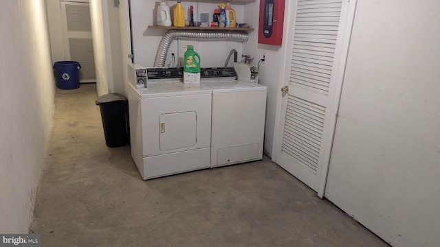 laundry room featuring washer and dryer