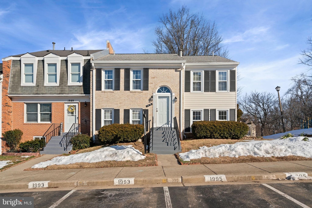 view of front of property