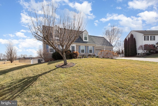 view of front of house featuring a front yard