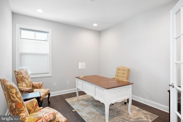 office featuring dark wood-style floors, recessed lighting, and baseboards