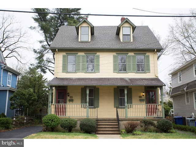 view of front of property with covered porch