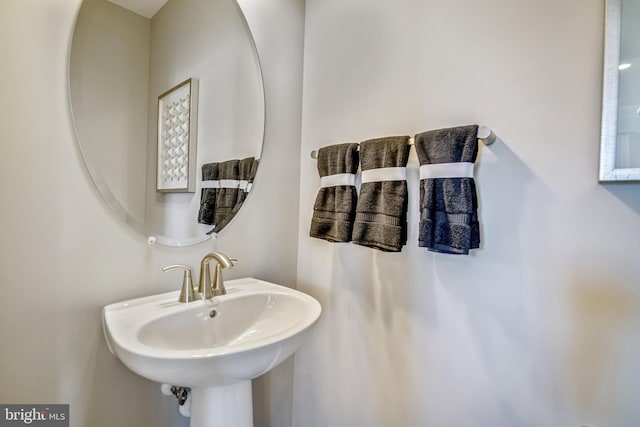 bathroom with sink