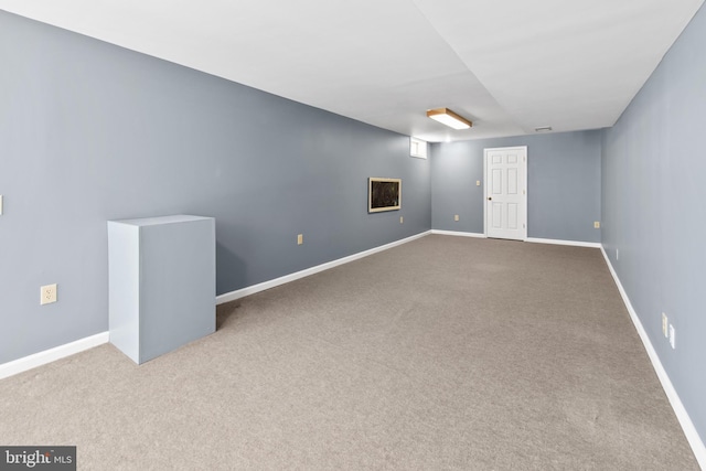 unfurnished room with carpet