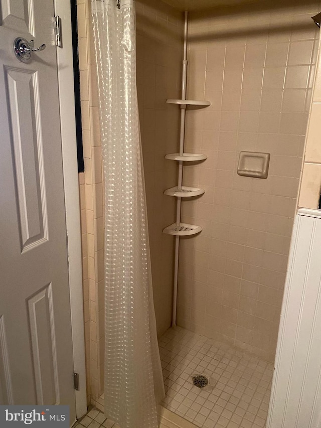 bathroom with walk in shower