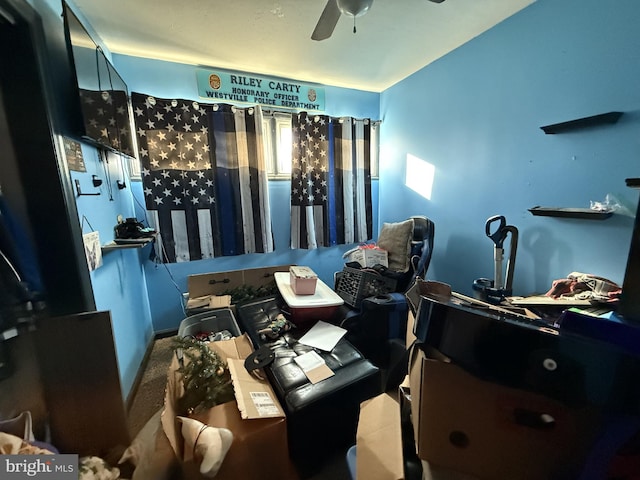 bedroom featuring ceiling fan