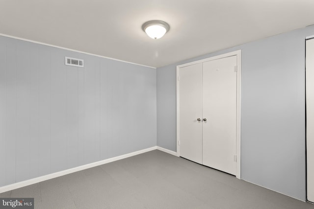 unfurnished bedroom featuring a closet