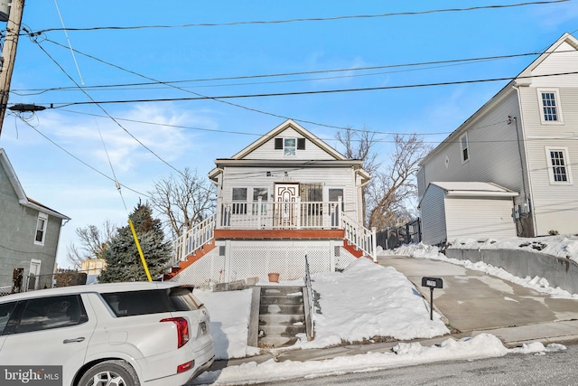 view of front of house featuring covered porch