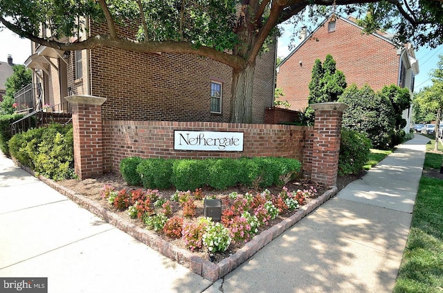 view of community / neighborhood sign