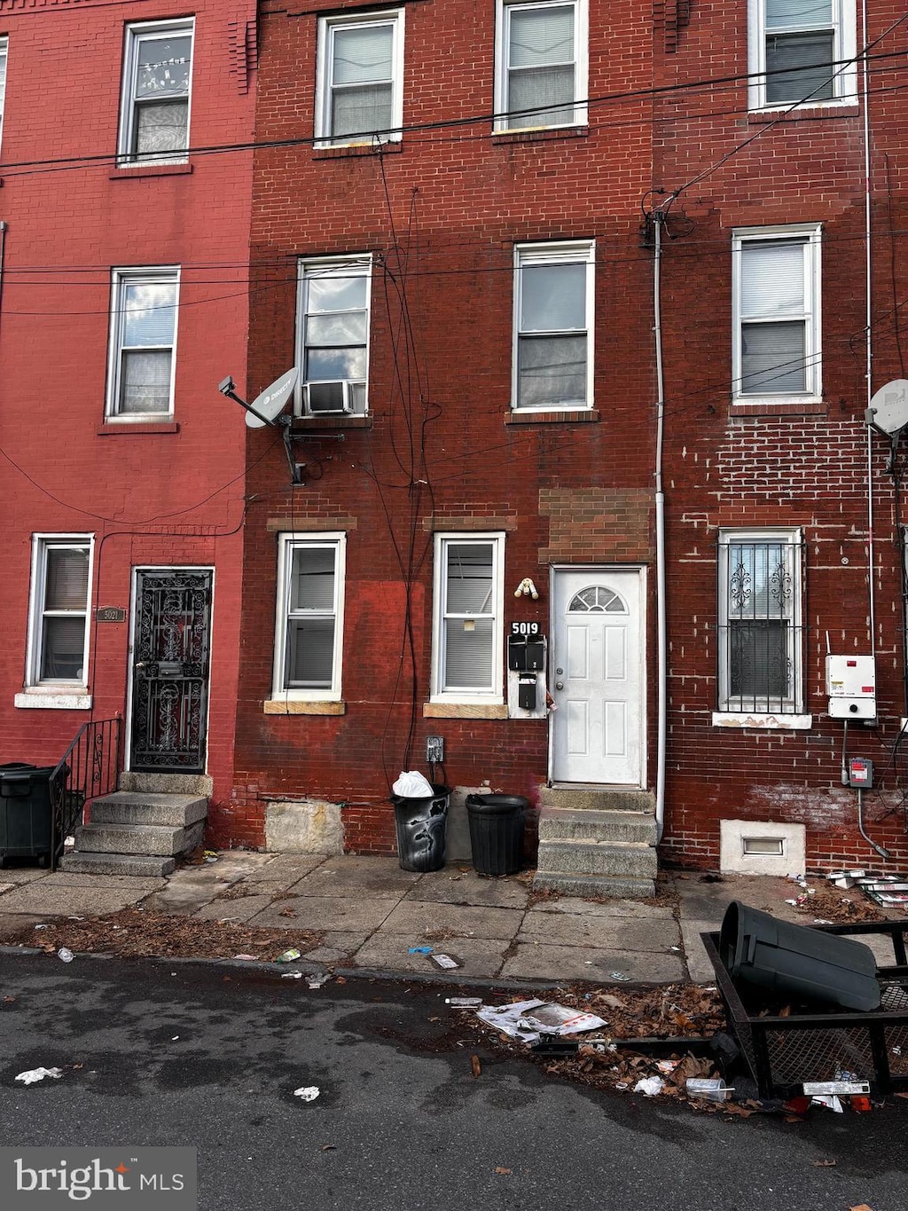 view of townhome / multi-family property