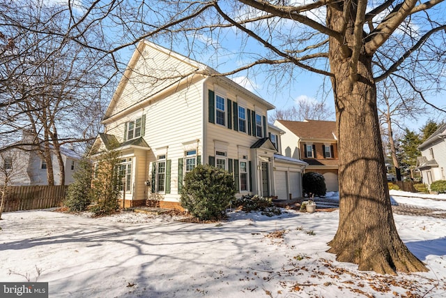 view of front facade featuring a garage