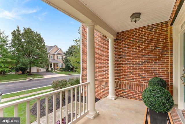 balcony featuring covered porch