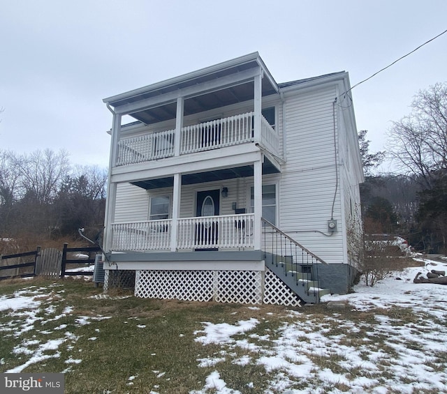 view of front facade featuring a porch