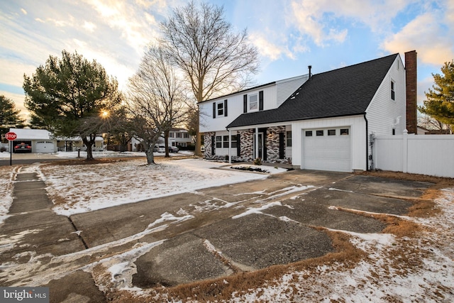 view of front facade featuring a garage