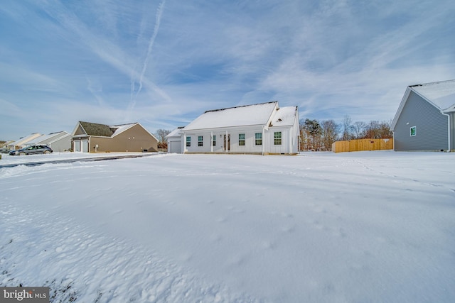 view of front of property