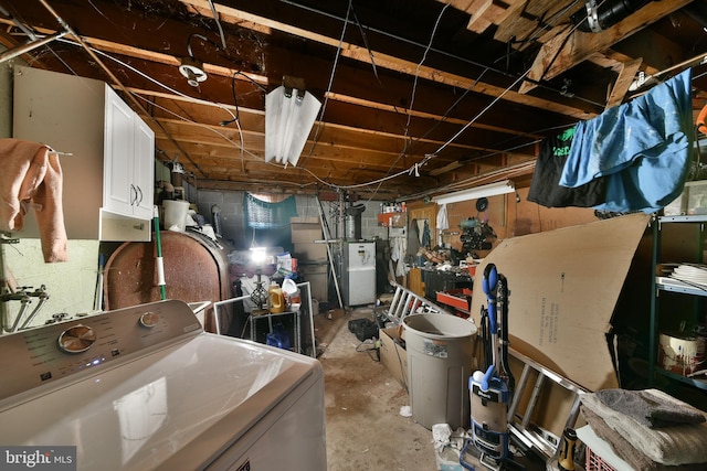 basement featuring washer / clothes dryer