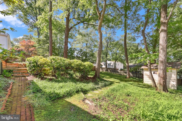 1113 Cameron Rd, Alexandria, VA 22308 - view of yard