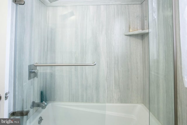 bathroom featuring shower / tub combination